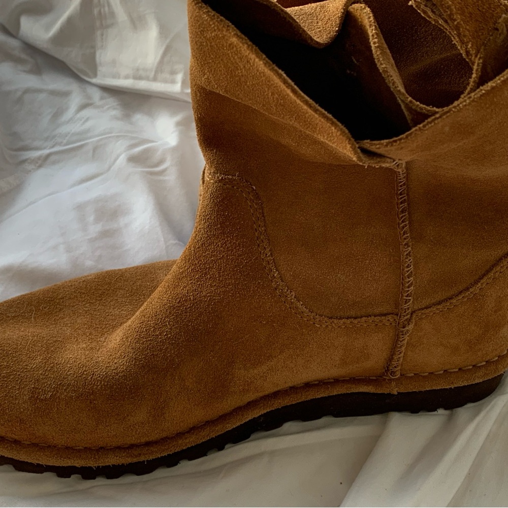 UGG Chestnut Suede Short Boot - image 5